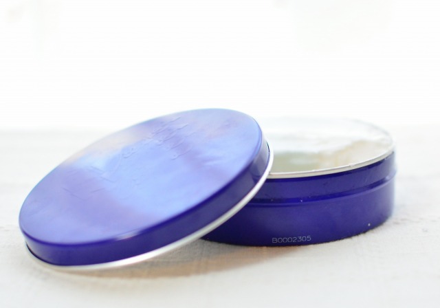 プラスチックのシールのベタベタを取る方法:ハンドクリーム