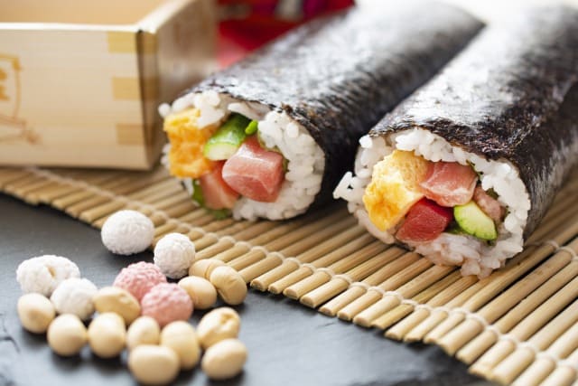 恵方 巻き 黙っ て 食べる 関西