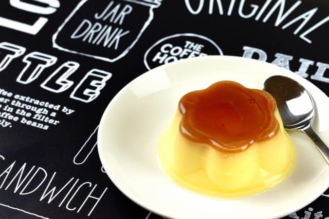 市販のプリンは何歳から食べられる?